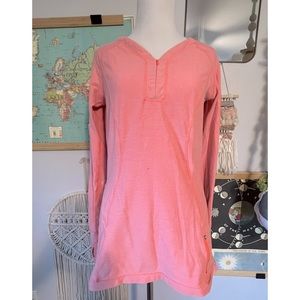 Lululemon size 8 coral long sleeve workout top